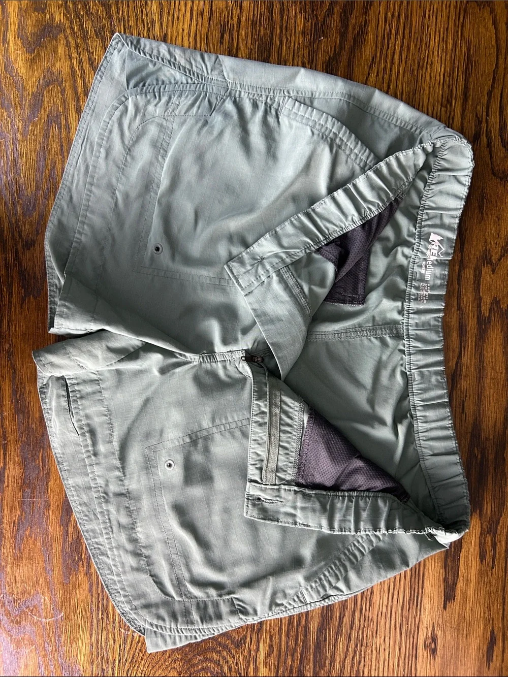 REI Co-op Women's Sage Green Hiking  Shorts SIZE MEDIUM